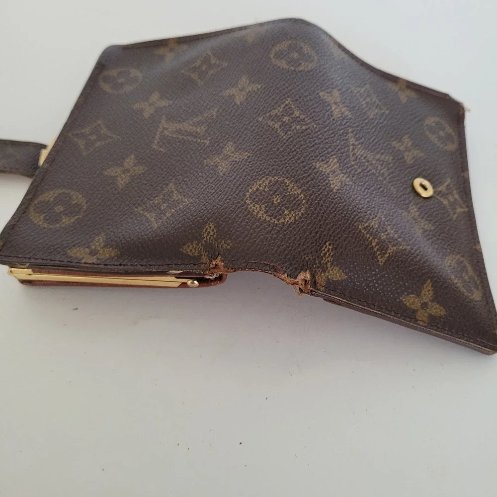 Louis Vuitton Monogram French Wallet Kiss Lock Bifold M61663 Brown TH0070